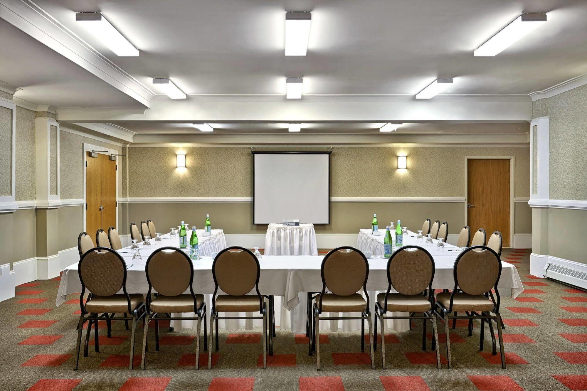 Holiday Inn Express & Suites Halifax - Bedford By Ihg Ngoại thất bức ảnh
